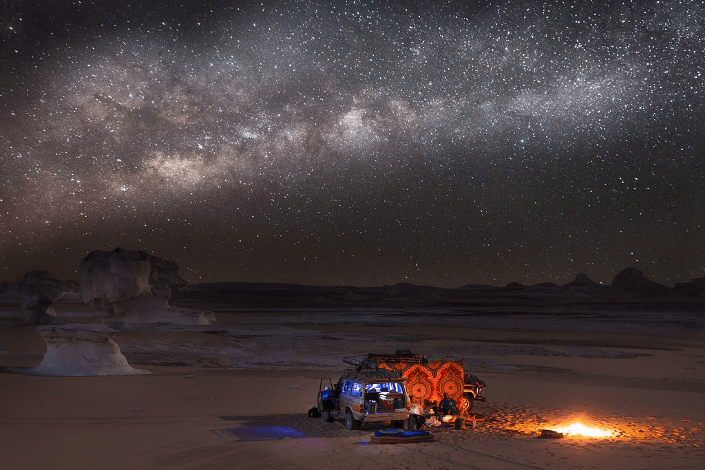 The Black & White Desert